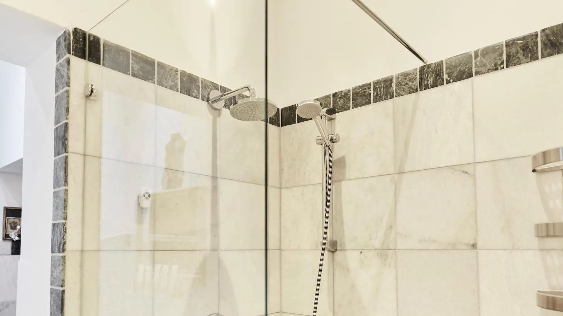Wizard Apartment Hamburg - 3 Schlafzimmer - 156 Qm Mit Dachterrasse - Bis 10 Personen - Dusche & Badewanne - Kostenloser Parkplatz